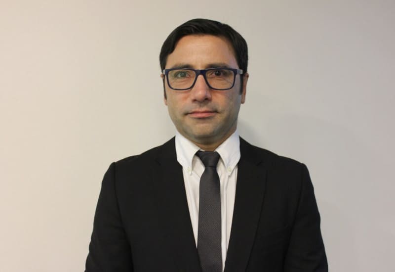 Vista frontal profesor Araya